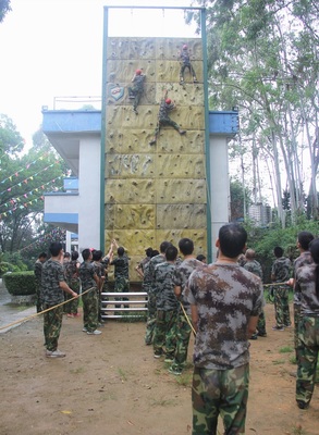 嘉俊陶瓷“团队致胜”拓展训练圆满收官