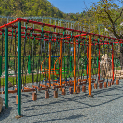 体能乐园与拓展训练设备全览 从中小型器材到大型设施