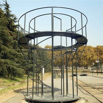 军事与应急领域训练器材的发展与应用